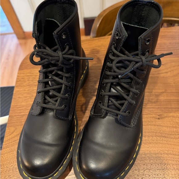 Dr. Martens The Original 1460 Black Smooth Leather Lace Up Durable Boots US 7 - Picture 5 of 10